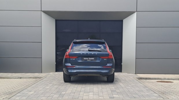 Volvo XC60 B5 (P) Core AT8 AWD