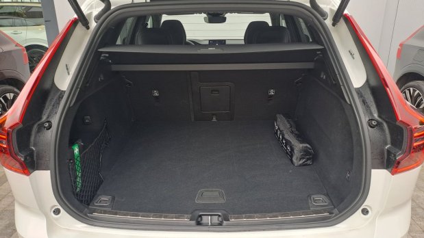 Volvo XC60 B5 (P) Plus Black Edition AT8 AWD