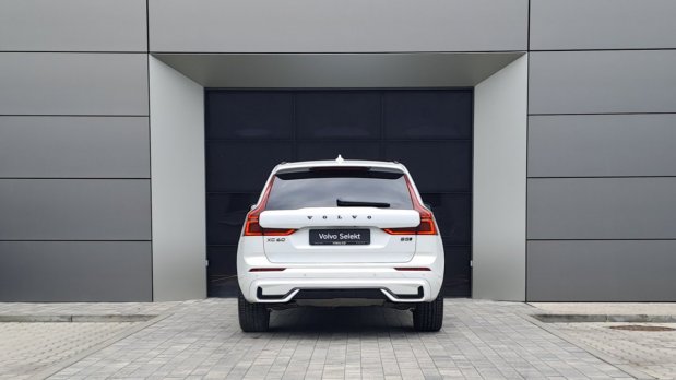 Volvo XC60 B5 (P) Plus Black Edition AT8 AWD