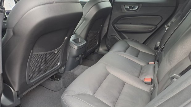 Volvo XC60 B5 (P) Plus Dark AT8 AWD