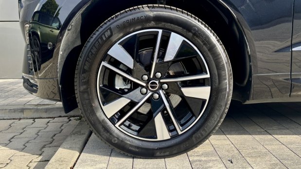 Volvo XC60 B5 (P) Plus Dark AT8 AWD