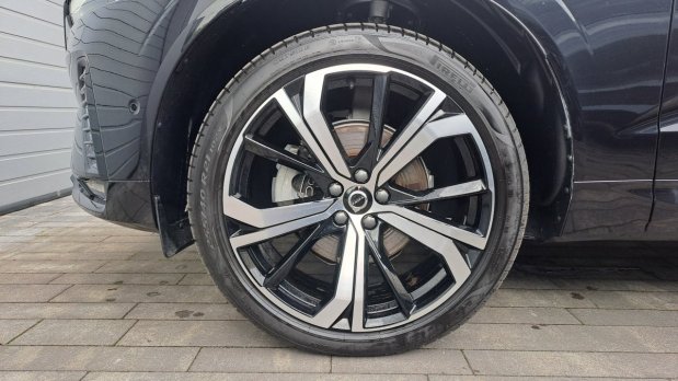 Volvo XC60 B5 (P) Plus Dark AT8 AWD