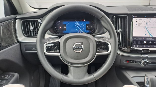 Volvo XC60 B5 (P) Plus Dark AT8 AWD