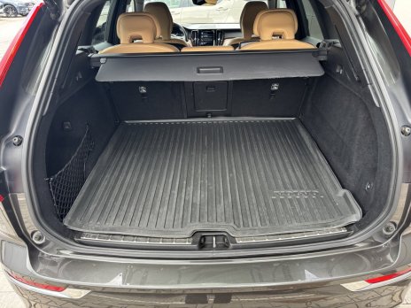 Volvo XC60 T5 INSCRIPTION AT8 AWD