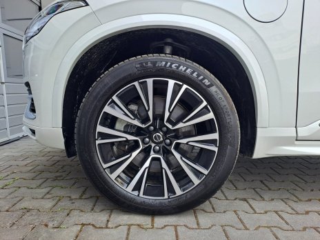 Volvo XC90 T8 (P) Core AT8 AWD 7 miest eAWD