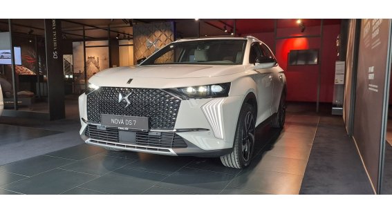 DS 7 1.6 Hybrid OPERA E-TENSE 4x4 300k