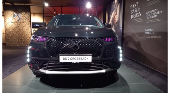 DS 7 CROSSBACK E-TENSE 4x4 PureTech 300k 4x4 EAT8 BLACK EDITION E-TENSE 