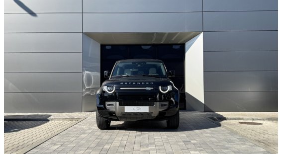 Land Rover Defender 3.0D I6 D250 X-Dynamic SE