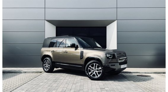 Land Rover Defender 3.0D I6 D250 X-Dynamic SE