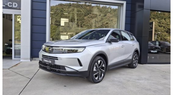Opel Grandland 1.2 Hybrid Edícia SK 145k eDCT6