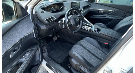 Peugeot 3008 1,6 BlueHDi ALLURE