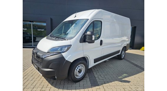 Peugeot Boxer 2.2 BlueHDi Furgon 335 L2H2 140k