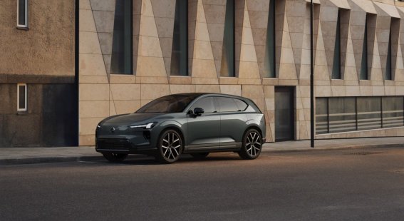 Volvo EX60 Elektrický P10 AWD  ULTRA 