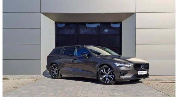 Volvo V60 B3 PLUS DARK AT7 FWD Volvo V60 B3 PLUS DARK AT7 FWD