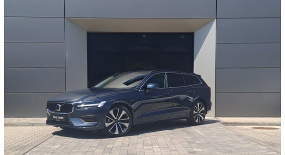 Volvo V60 B4 (P) Core AT7 FWD Volvo V60 B4 (P) Core AT7 FWD