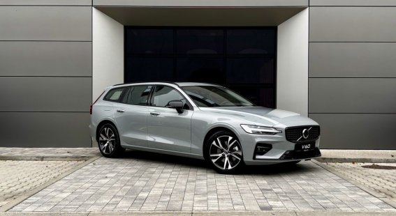 Volvo V60 B4 (P) PLUS DARK AT7 FWD