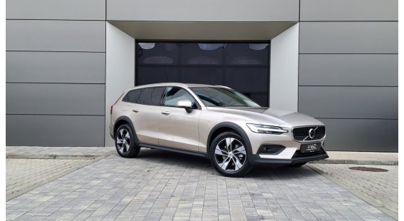 Volvo V60 CROSS COUNTRY B4 (D) PLUS AT8 AWD 