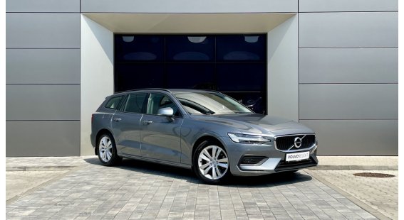 Volvo V60 D3 MOMENTUM AT8 FWD Volvo V60 D3 MOMENTUM AT8 FWD