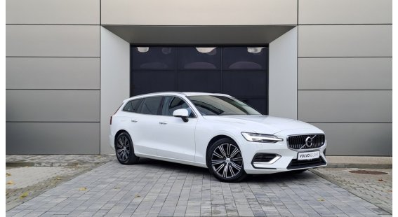 Volvo V60 T6 MOMENTUM PRO AT8 eAWD