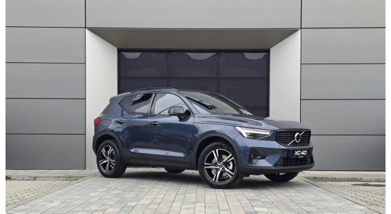Volvo XC40 B3 PLUS Dark AT7 FWD