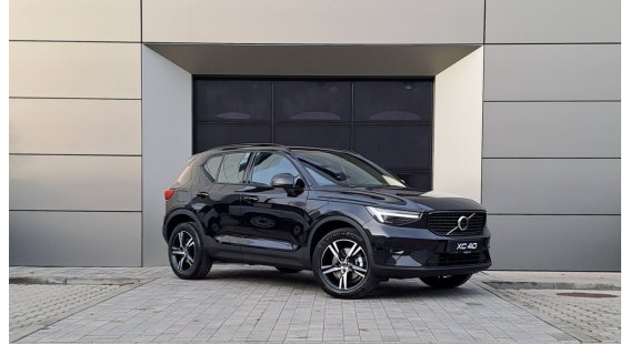 Volvo XC40 B3 PLUS Dark AT7 FWD
