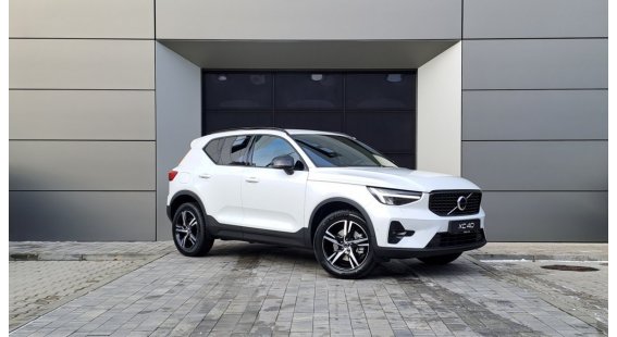 Volvo XC40 B3 PLUS Dark AT7 FWD