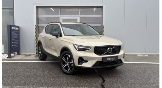 Volvo XC40 B3 PLUS Dark AT7 FWD Volvo XC40 B3 PLUS Dark AT7 FWD