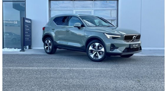 Volvo XC40 B4  Ultimate Bright AT AWD DCT