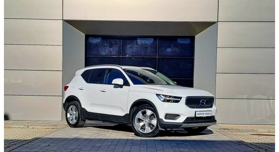 Volvo XC40 T4 MOMENTUM AT8 FWD Volvo XC40 T4 MOMENTUM AT8 FWD