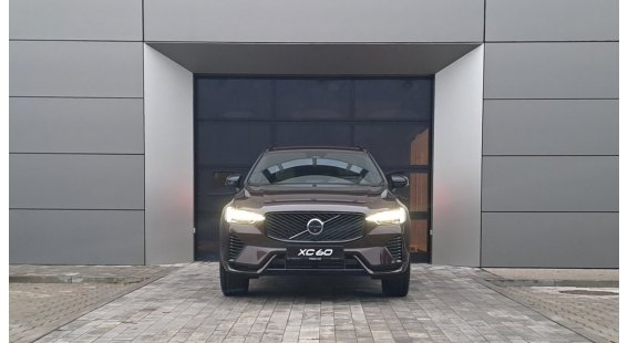 Volvo XC60 T8 Recharge Plus Dark AT8 eAWD Volvo XC60 T8 Recharge Plus Dark AT8 eAWD