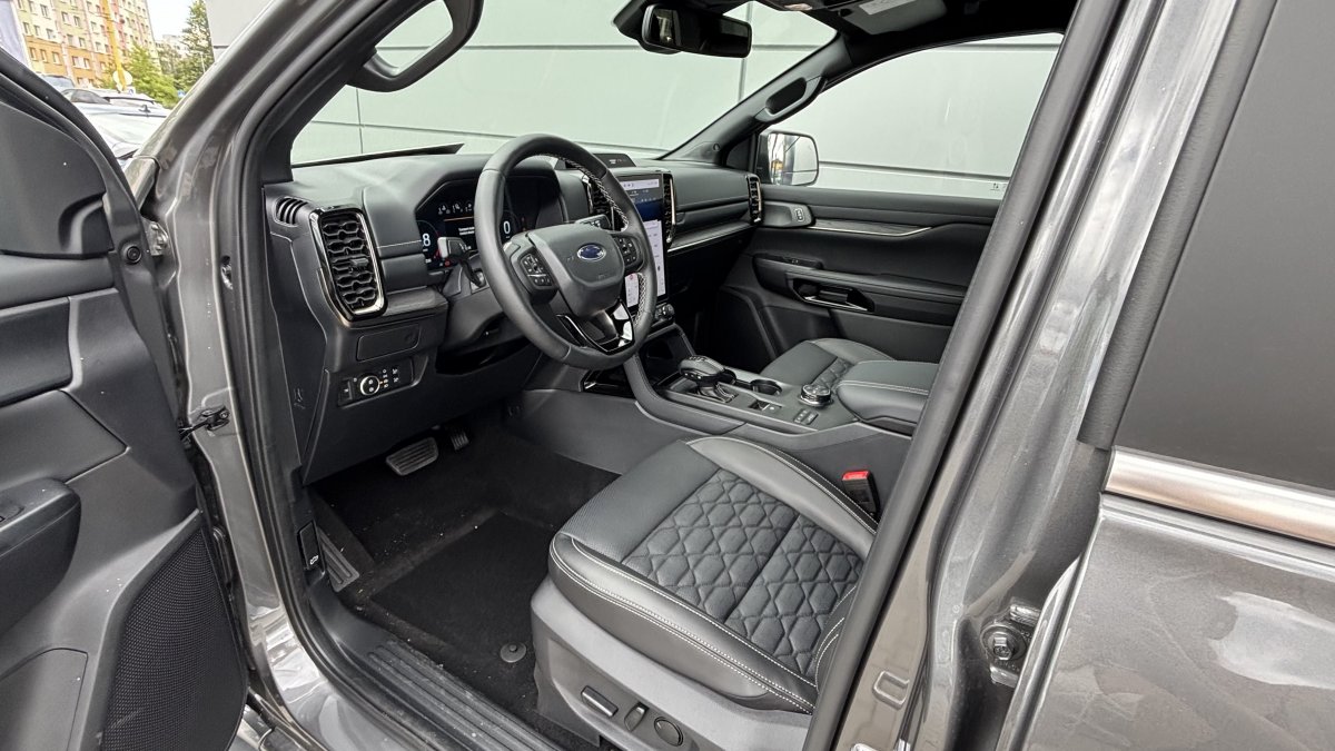 Ford Ranger 3.0 PLATINUM 3.0V6 EcoBlue IHNEĎ K ODBERU!!!