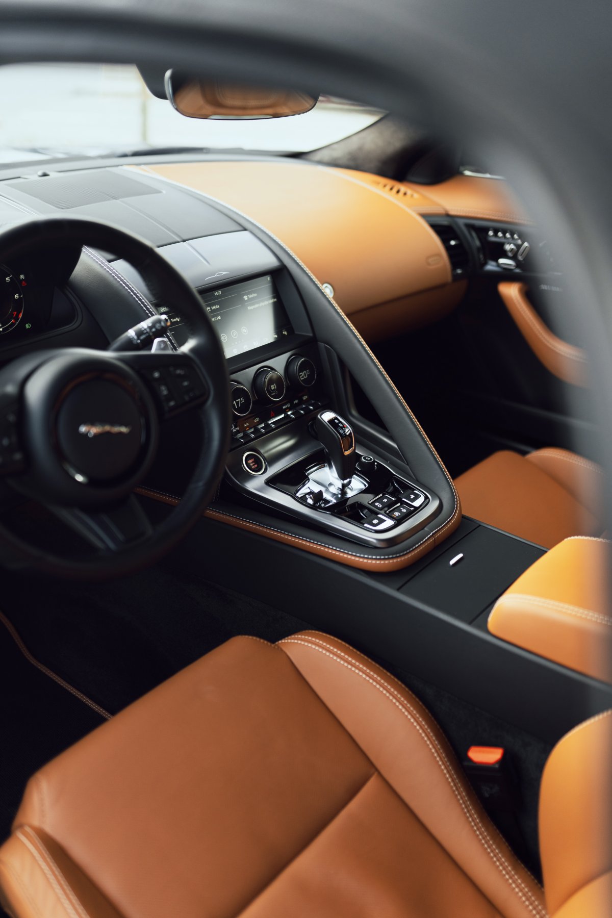 Jaguar F-TYPE 5.0 S/C P450 V8 Convertible 75th edition