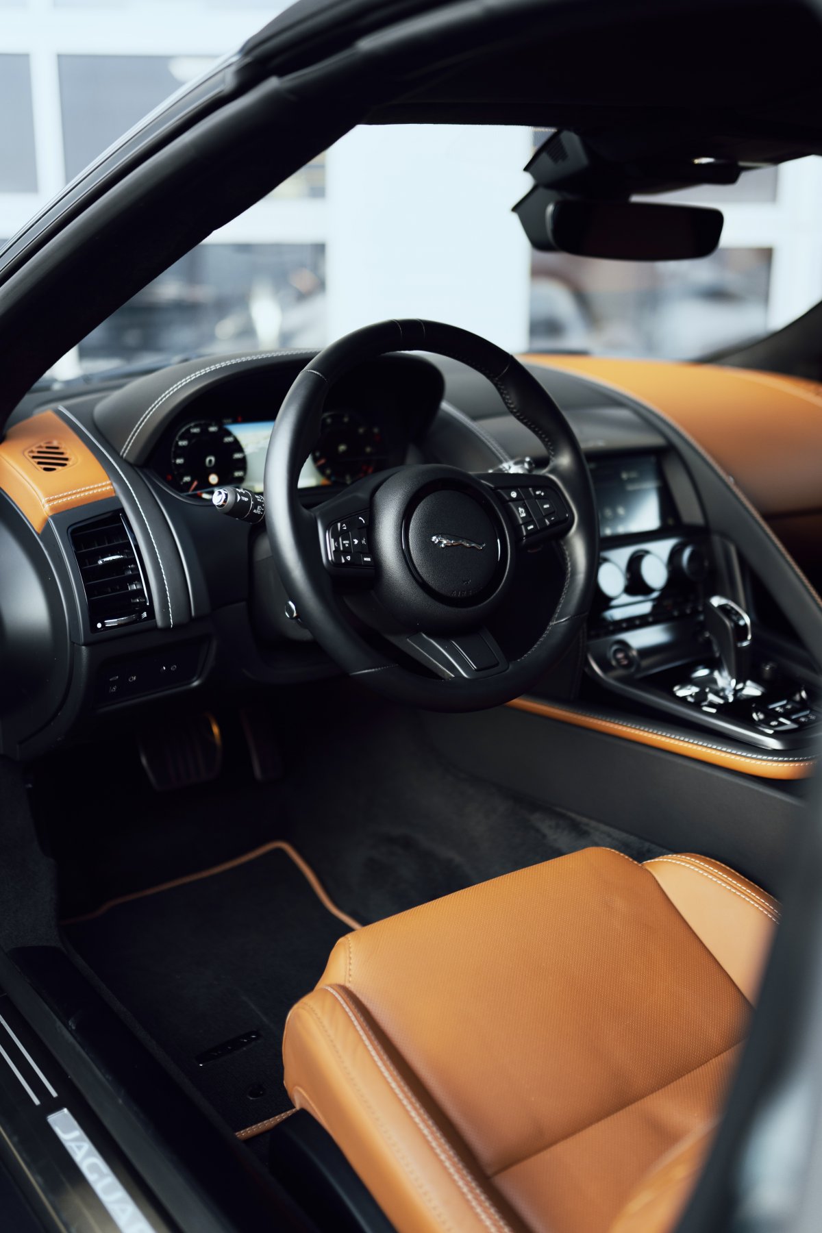 Jaguar F-TYPE 5.0 S/C P450 V8 Convertible 75th edition