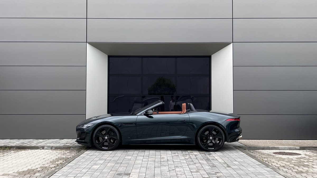 Jaguar F-TYPE 5.0 S/C P450 V8 Convertible 75th edition