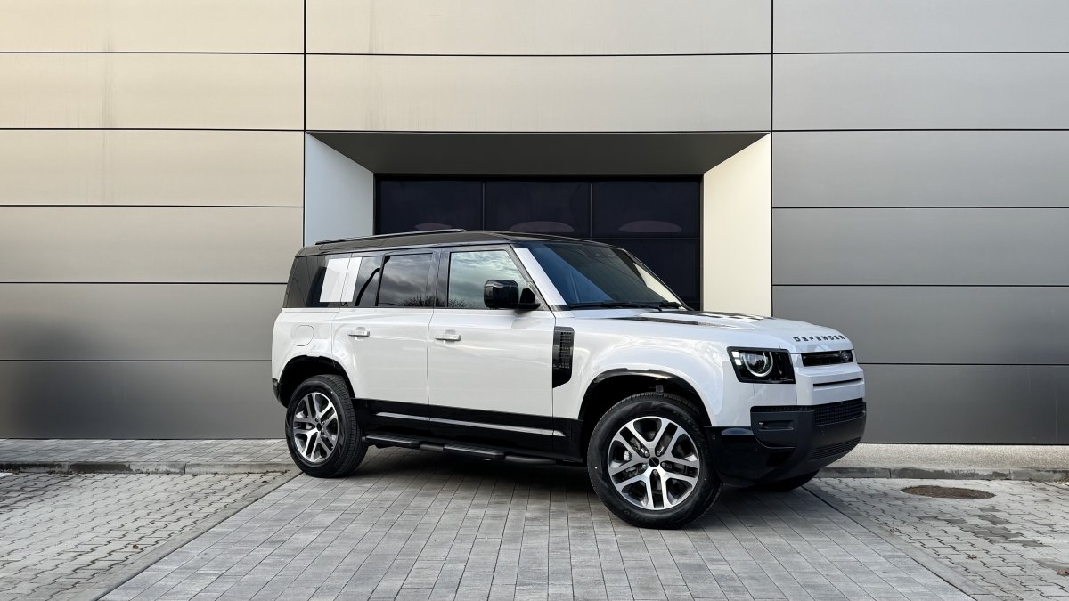 Land Rover Defender 3.0D I6 D250 X-Dynamic SE URBAN PACK