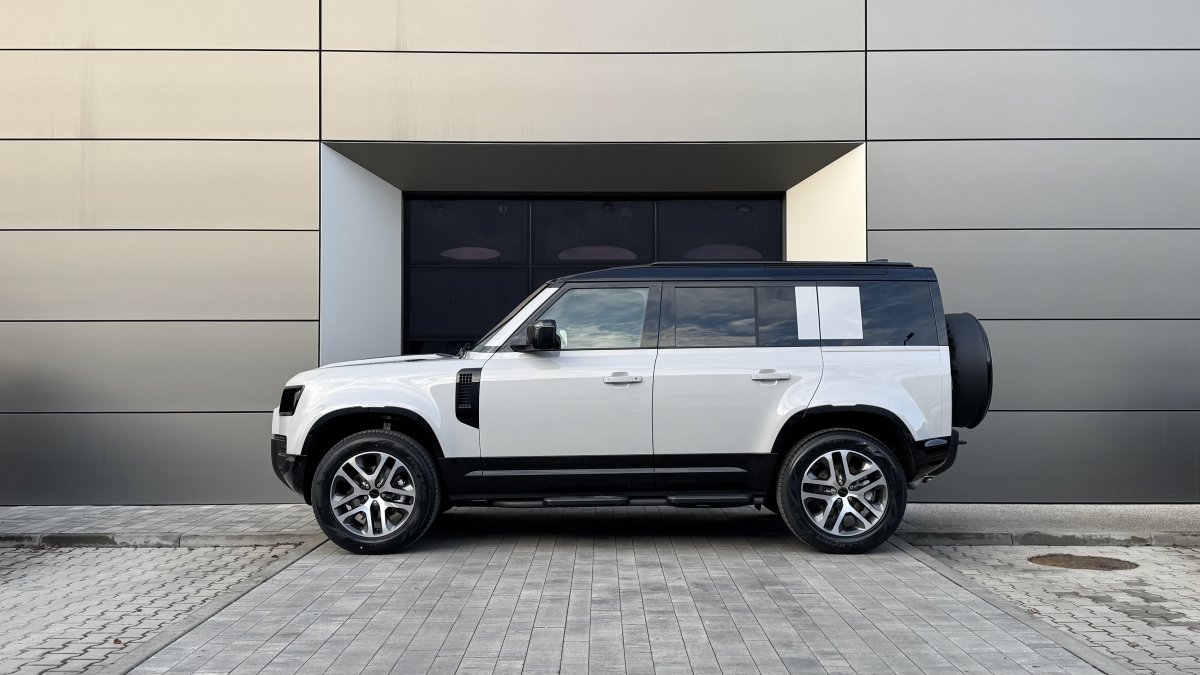 Land Rover Defender 3.0D I6 D250 X-Dynamic SE URBAN PACK