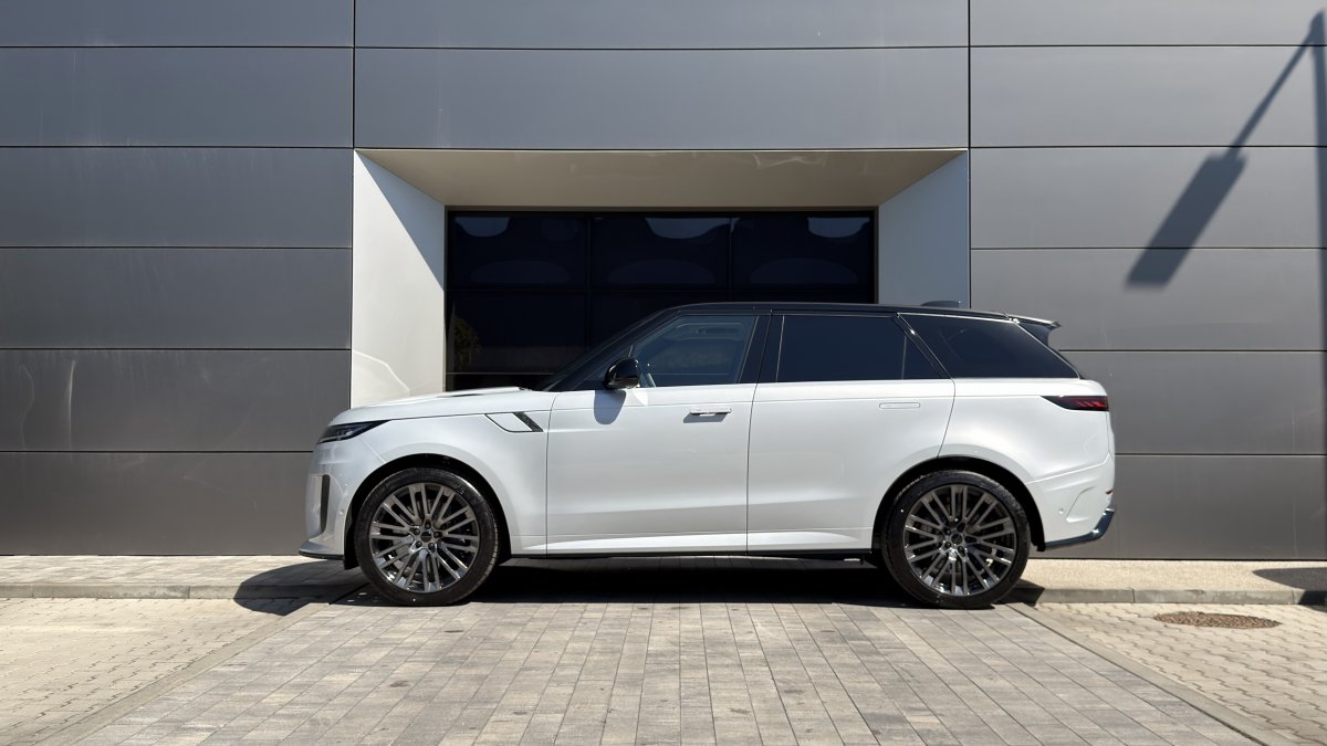 Land Rover Range Rover Sport 4.4 V8 P635 SV