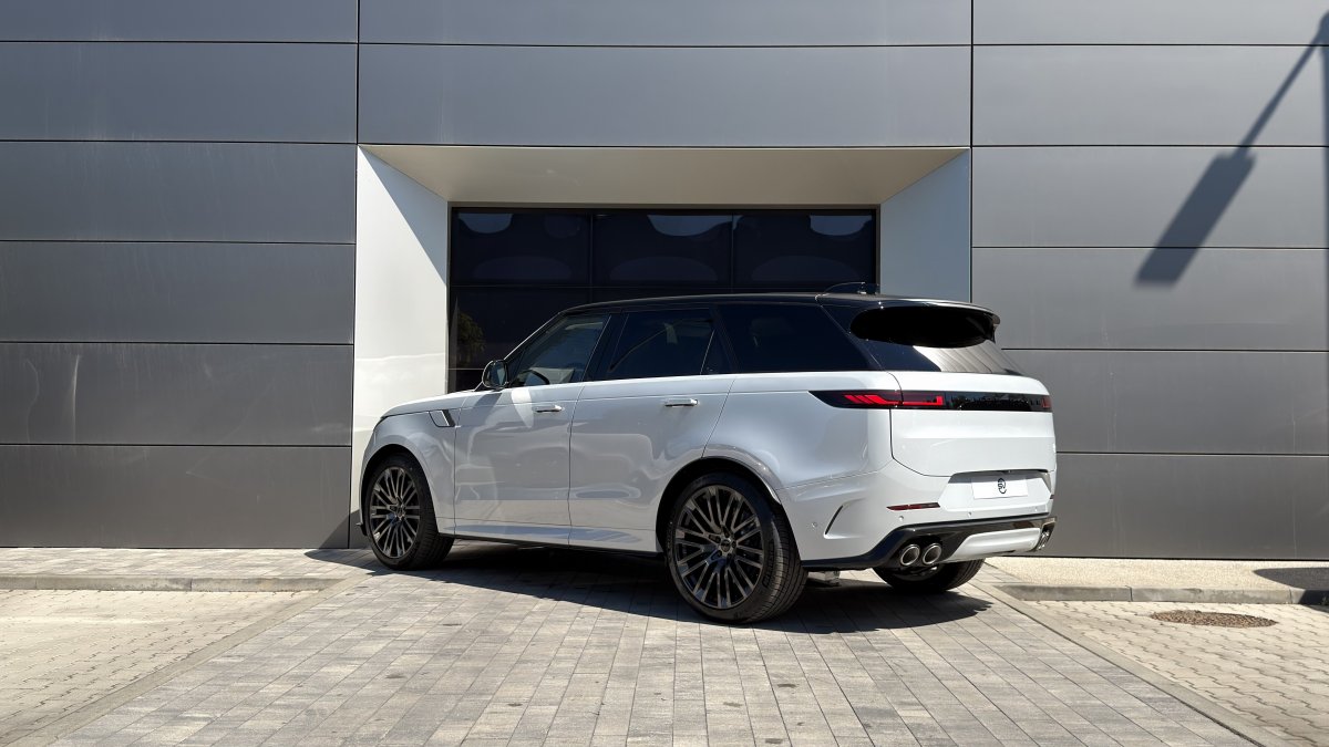 Land Rover Range Rover Sport 4.4 V8 P635 SV