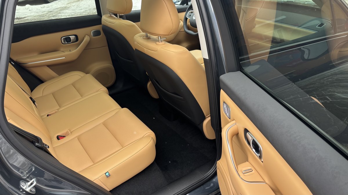 Leapmotor C10 Elektromotor  Design 598k AWD 81,9 kWh (800V) 