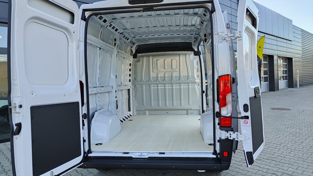 Opel Movano NEW 2,2 CDTi L2H2 2,2 CDTi 140k MT6