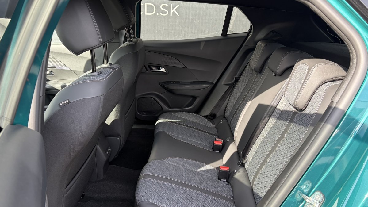 Peugeot 2008 NEW 1.2 Hybrid ALLURE 1.2 Hybrid 145k e-DCS6