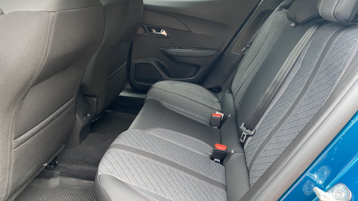 Peugeot 2008 NEW 1.2 Hybrid ALLURE 1.2 Hybrid 145k e-DCS6