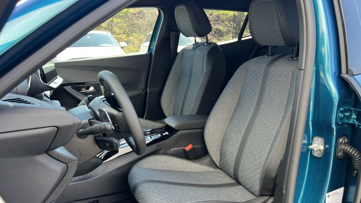 Peugeot 2008 NEW 1.2 Hybrid ALLURE 1.2 Hybrid 145k e-DCS6