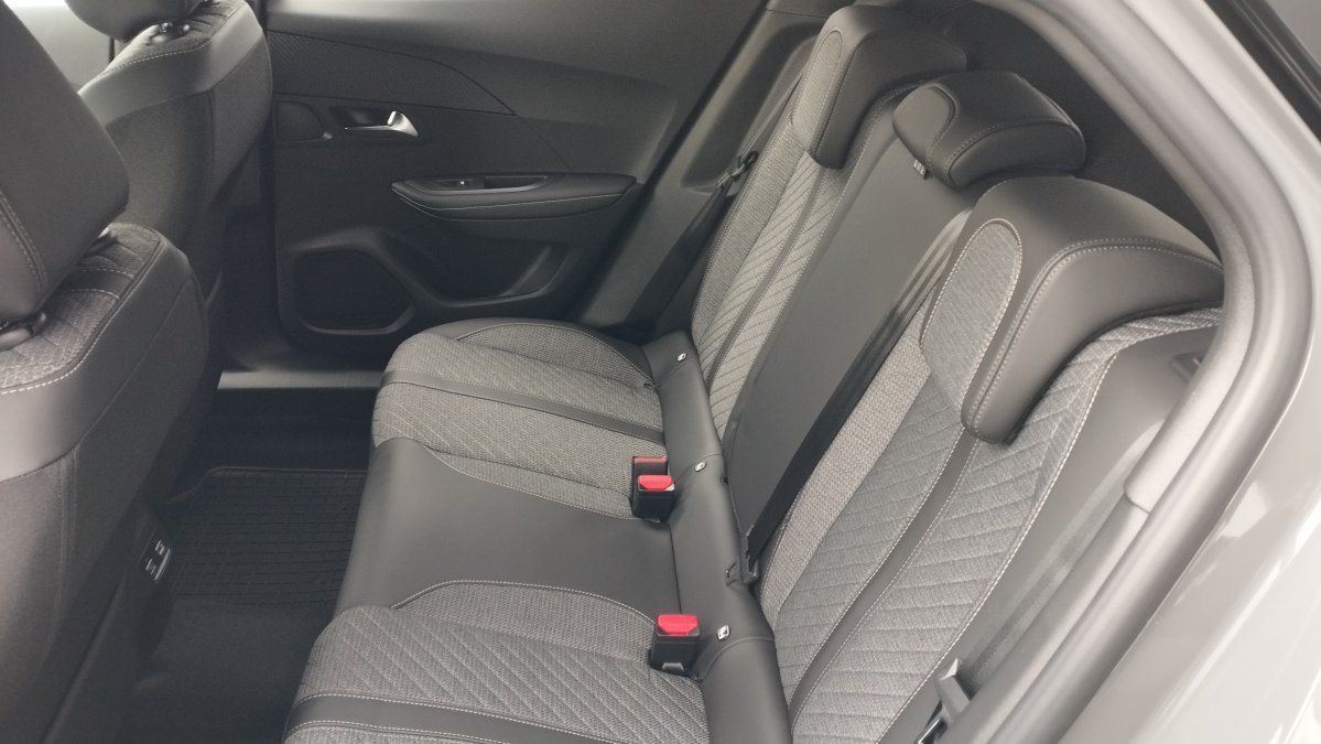 Peugeot 2008 NEW 1.2 Hybrid ALLURE 1.2 Hybrid 145k e-DCS6