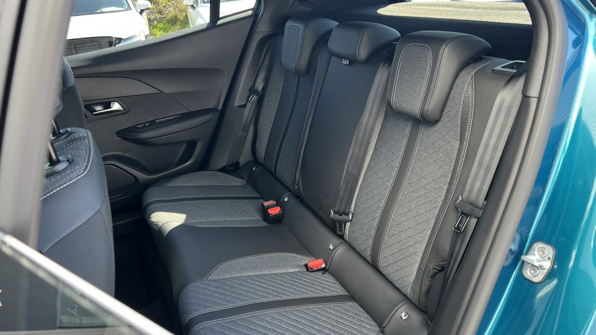 Peugeot 2008 NEW 1.2 Hybrid ALLURE 1.2 Hybrid 145k e-DCS6