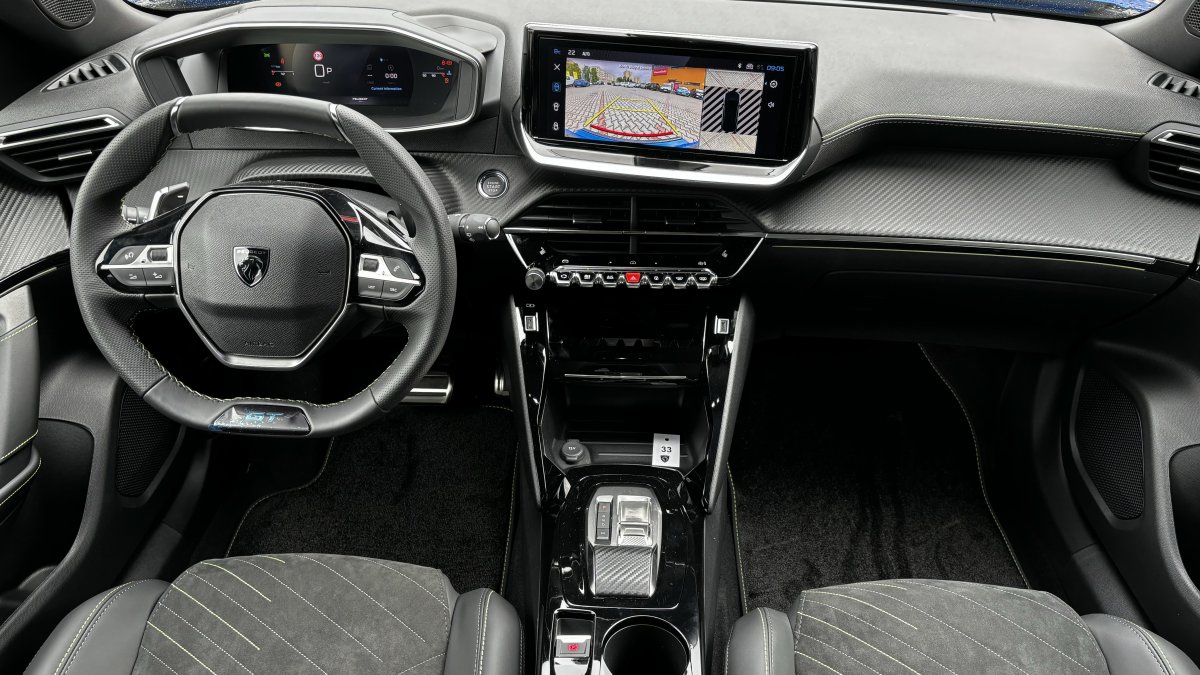 Peugeot 2008 NEW 1.2 PureTech  GT 1.2 130k EAT8         