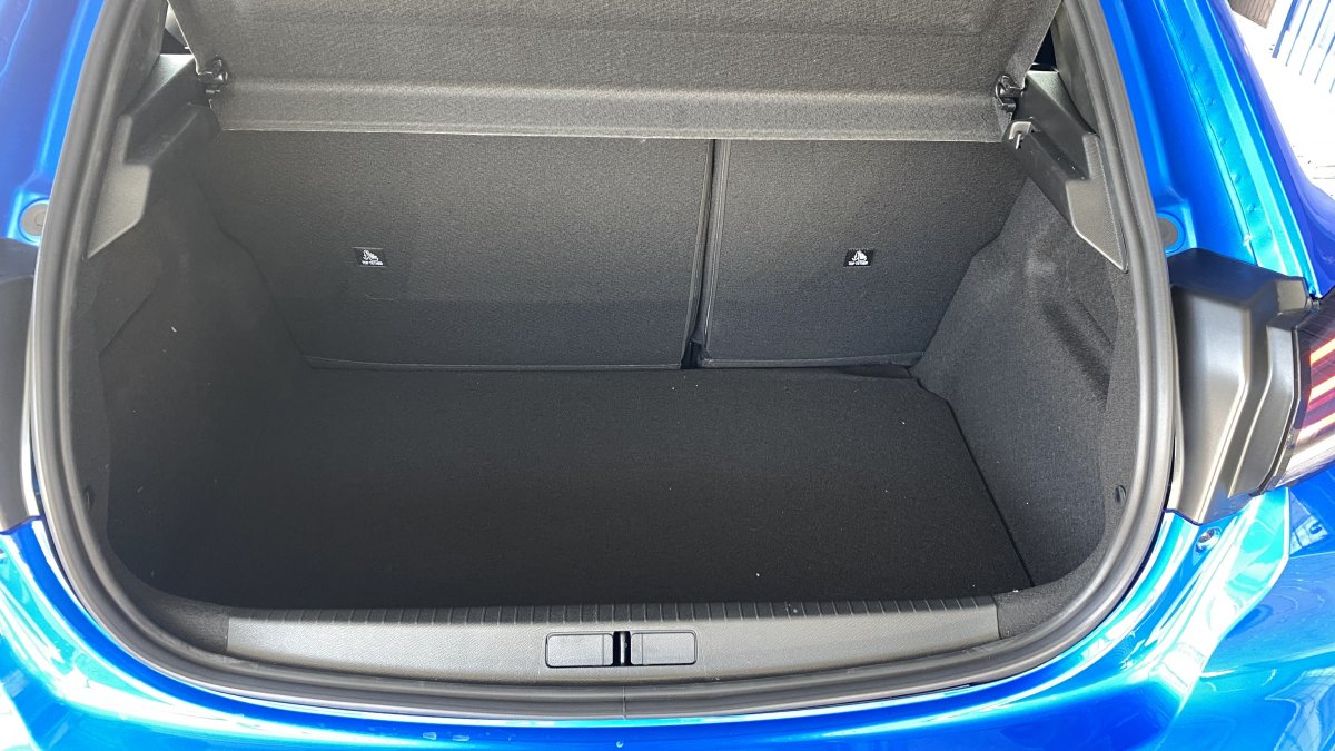 Peugeot 208 NEW 1.2 PureTech PRESTIGE Active 1.2 PureTech 75k