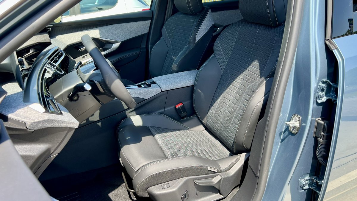 Peugeot 3008 Hybrid 1.2 Hybrid 145k GT e-DCS6 (MHEV) 