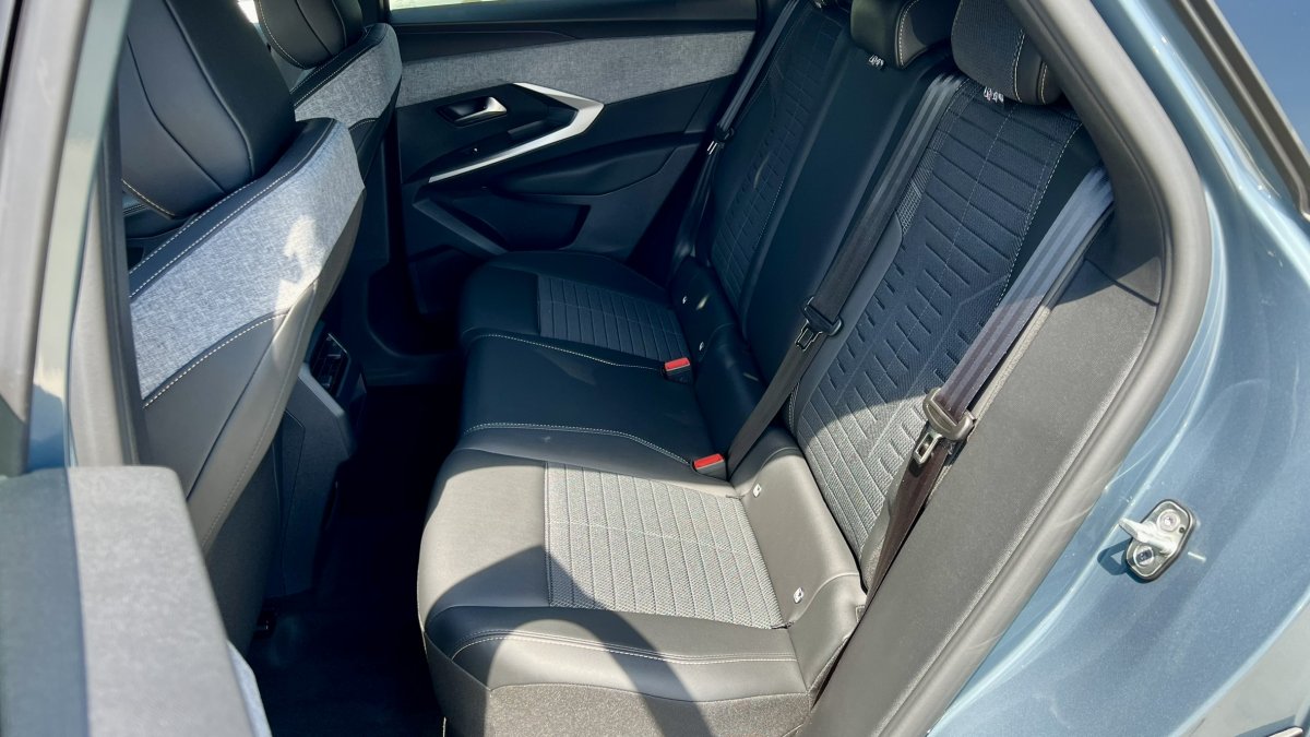 Peugeot 3008 Hybrid 1.2 Hybrid 145k GT e-DCS6 (MHEV) 