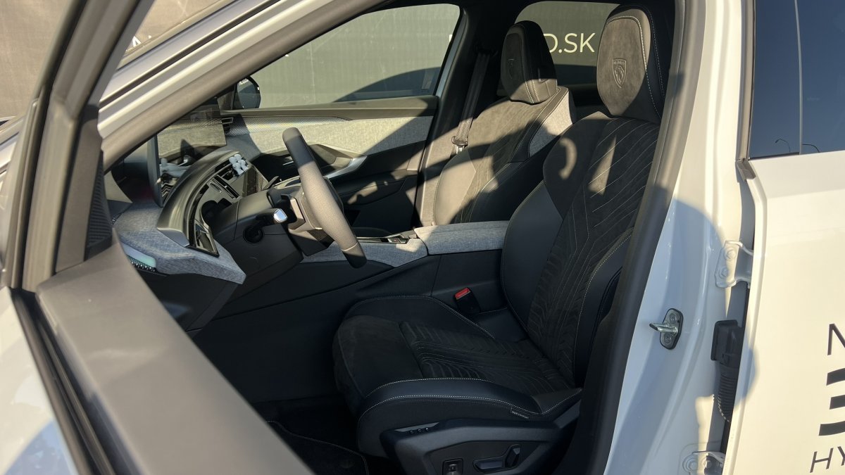 Peugeot 3008 Hybrid 1.2 Hybrid 145k GT e-DCS6 (MHEV) 